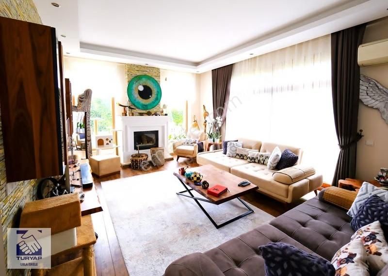 Urla Çeşmealtı Tam Müstakil 7+1 Saunalı Villa - Görsel 6