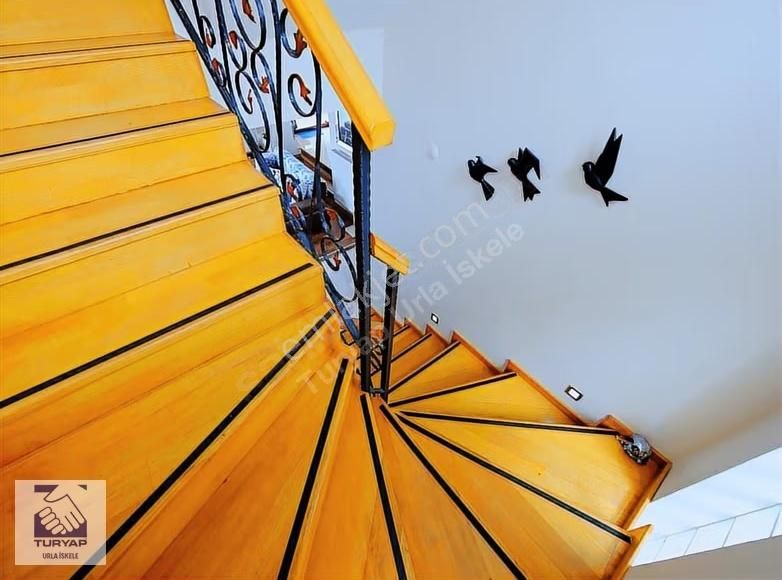 Urla Çeşmealtı Tam Müstakil 7+1 Saunalı Villa - Görsel 12