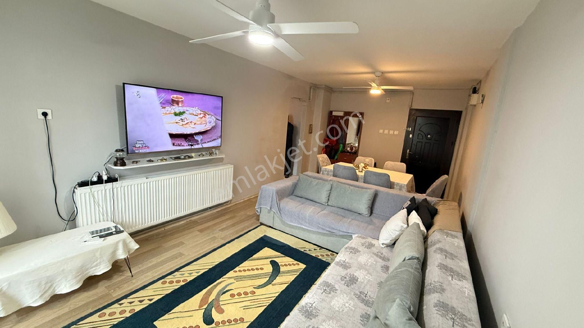 Göztepe Forum Karşısı,arakat,2+1