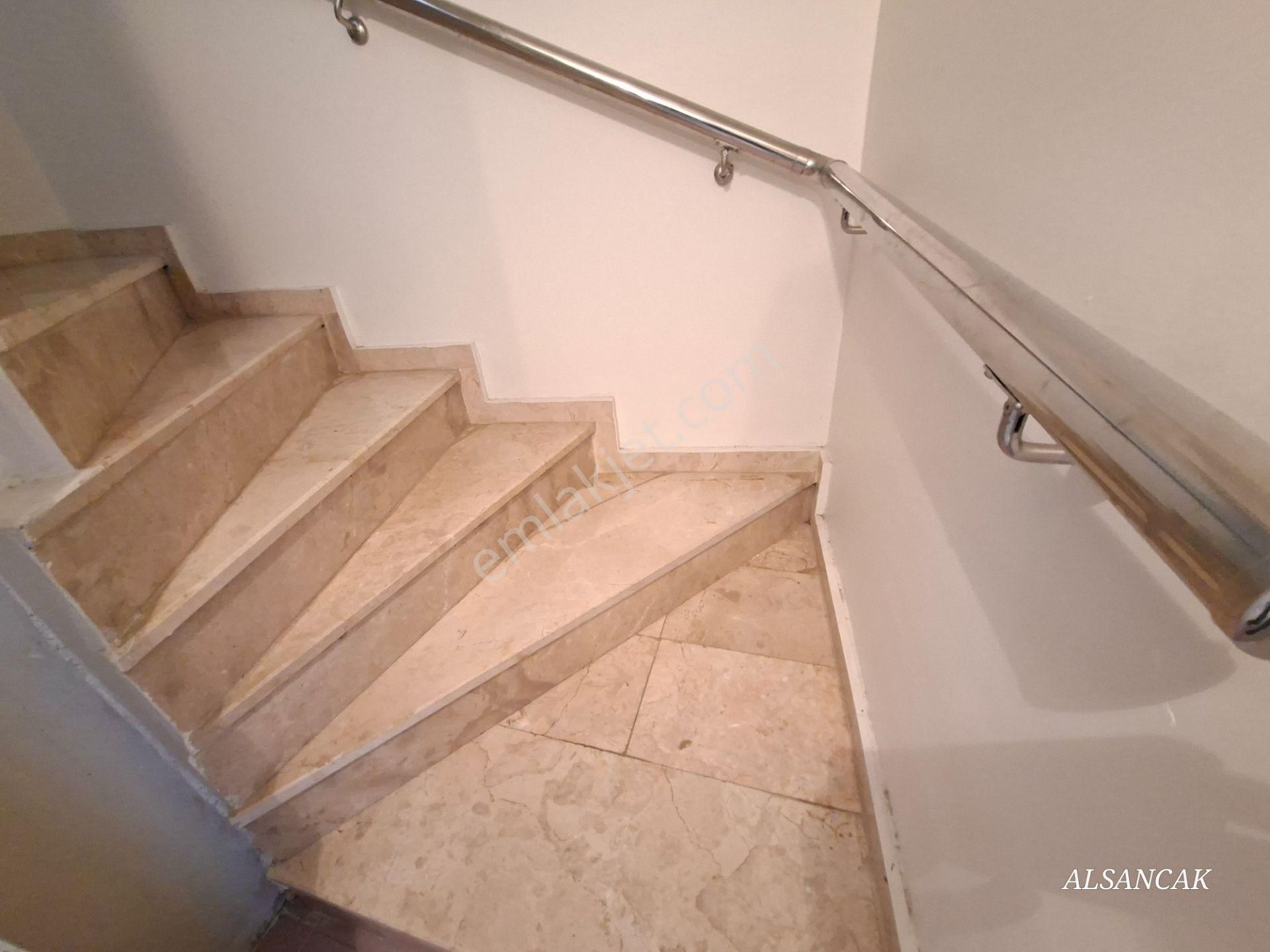 Alsancak Merkezde 4+1 Ön Cephe Teraslı Dubleks Krediye Uygun - Görsel 18