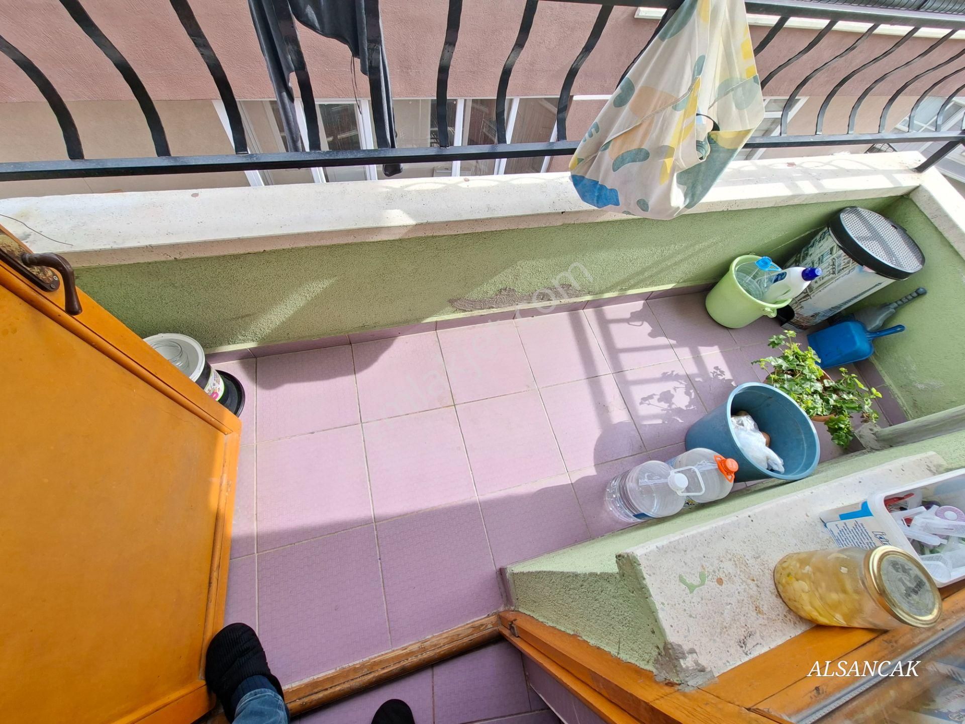 Alsancak Merkezde 4+1 Ön Cephe Teraslı Dubleks Krediye Uygun - Görsel 9