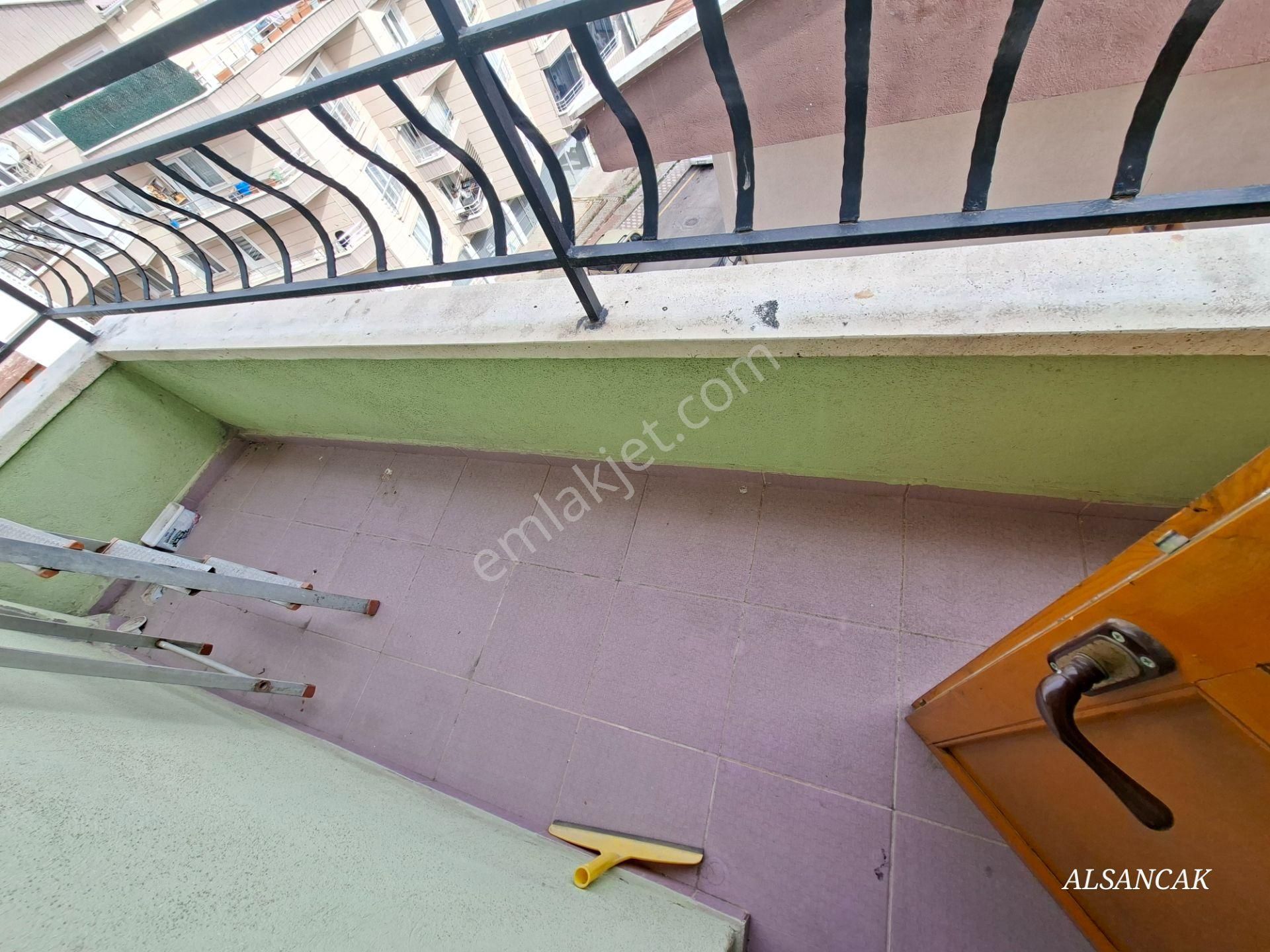 Alsancak Merkezde 4+1 Ön Cephe Teraslı Dubleks Krediye Uygun - Görsel 15