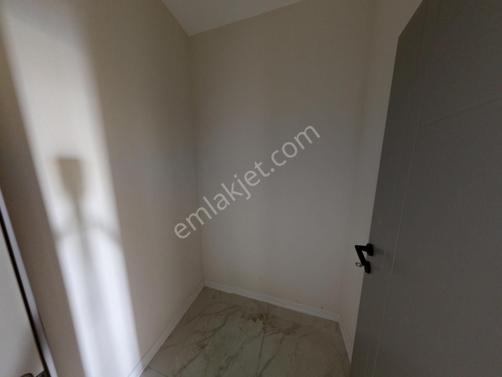 Göksu Cadde 22'de Cadde Cephe Sıfır 2+1 Satılık Daire - Görsel 6