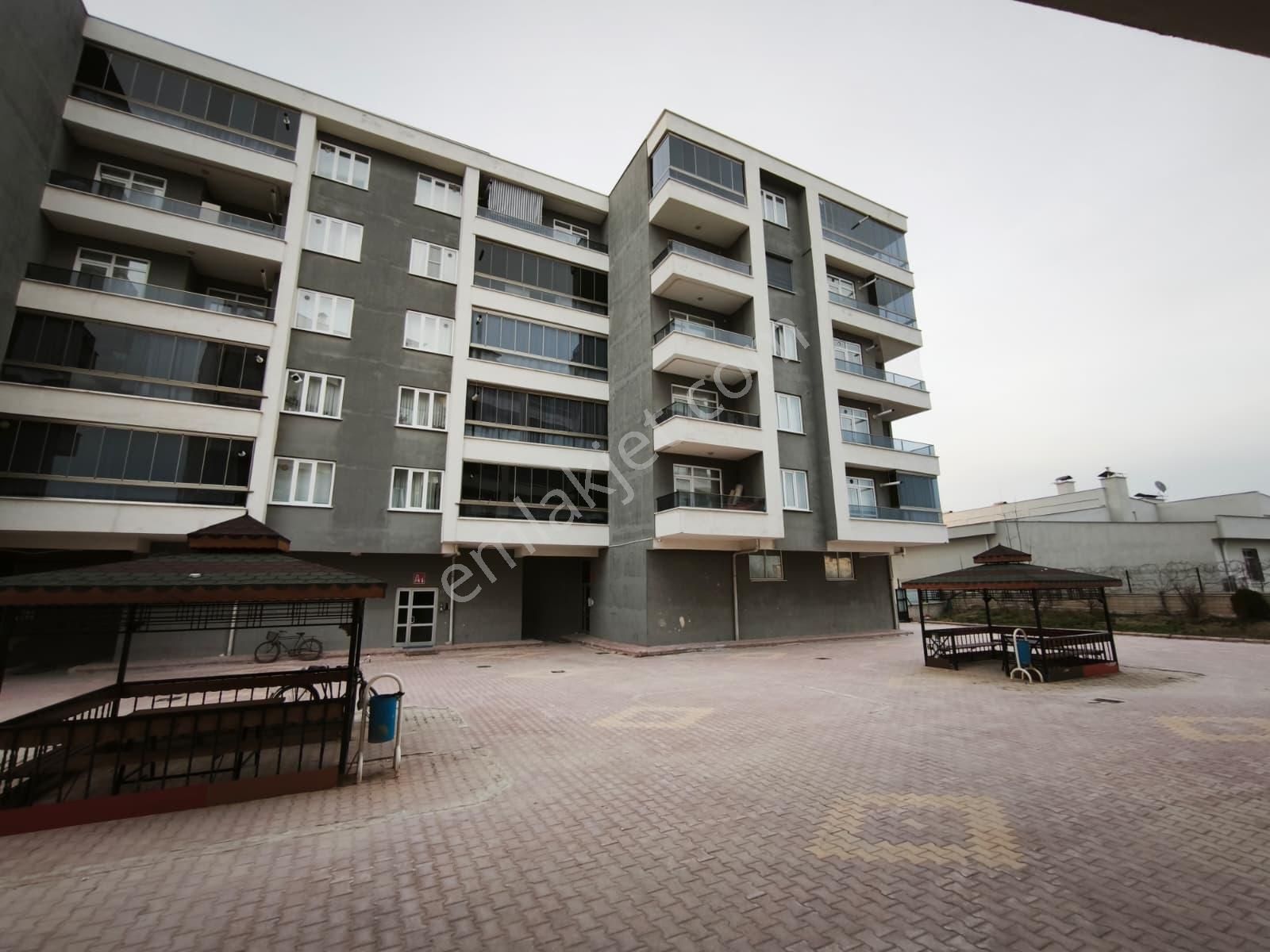 Karatay Yanık Camisi Karşısı Eymen Sitesinde Kullanıma Hazır 3+1 - Görsel 22