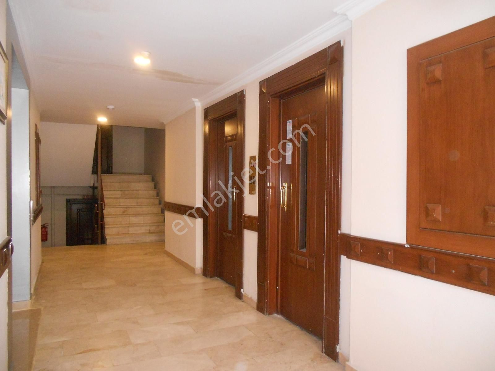 Tercüman Evlerinde 30 Yıllık 7/24 Güvenlikli Eşyalı 105m2 2+1 - Görsel 8