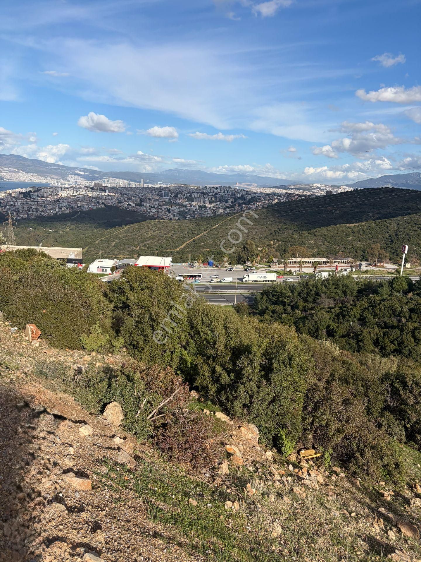 Balçova Çetin Emeç'te Deniz Manzaralı İmar Sınırında Arsa - Görsel 7