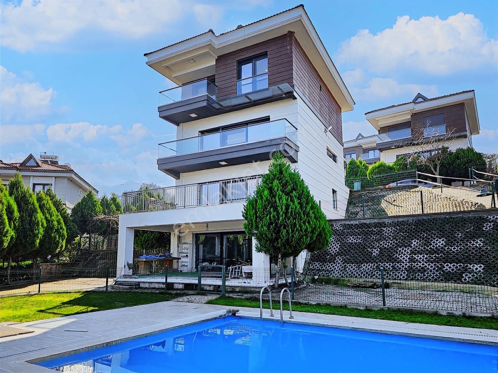 Kemalpaşa Yukarıkızılca Da Eşsiz Doğa Manzaralı 5+2