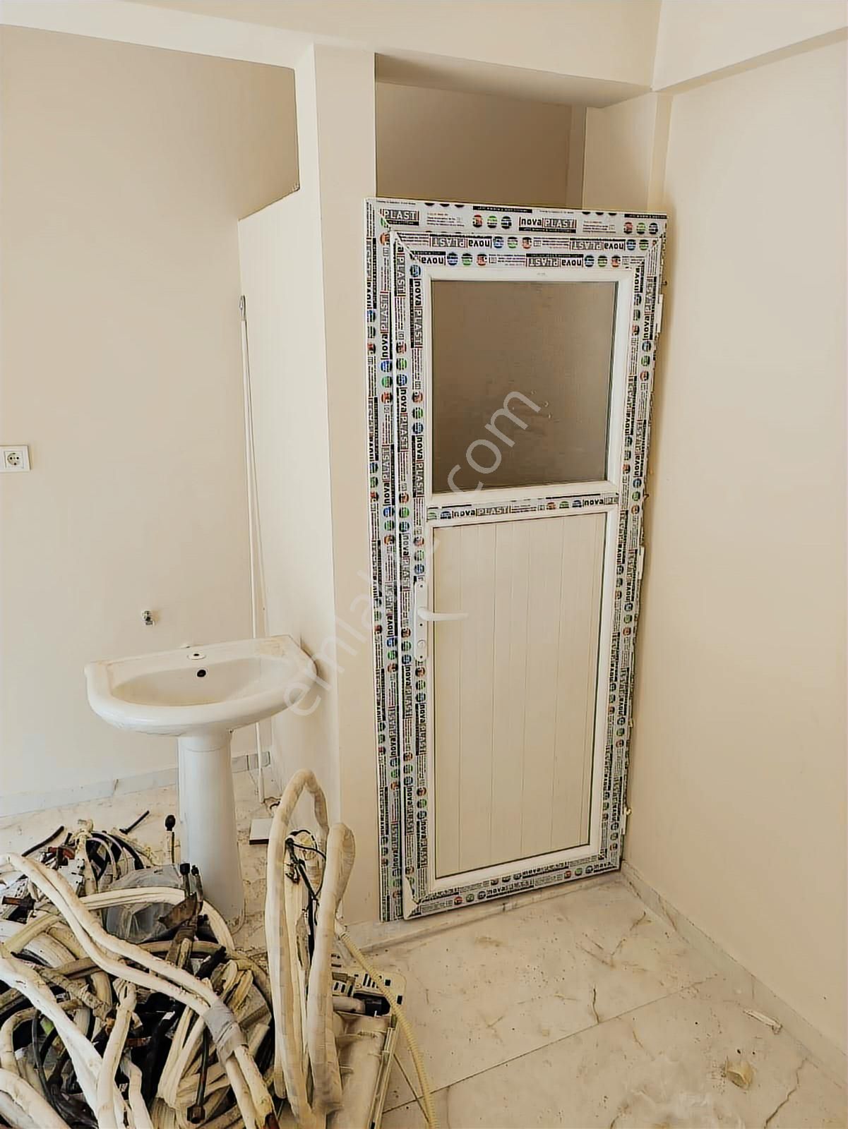 Buca Mustafa Kemal'de Tadilatlı Kiralık Dükkan - Görsel 17