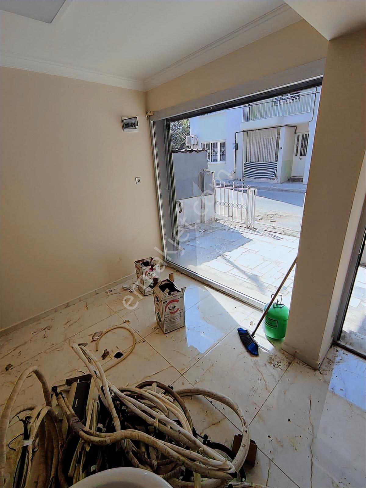 Buca Mustafa Kemal'de Tadilatlı Kiralık Dükkan - Görsel 4