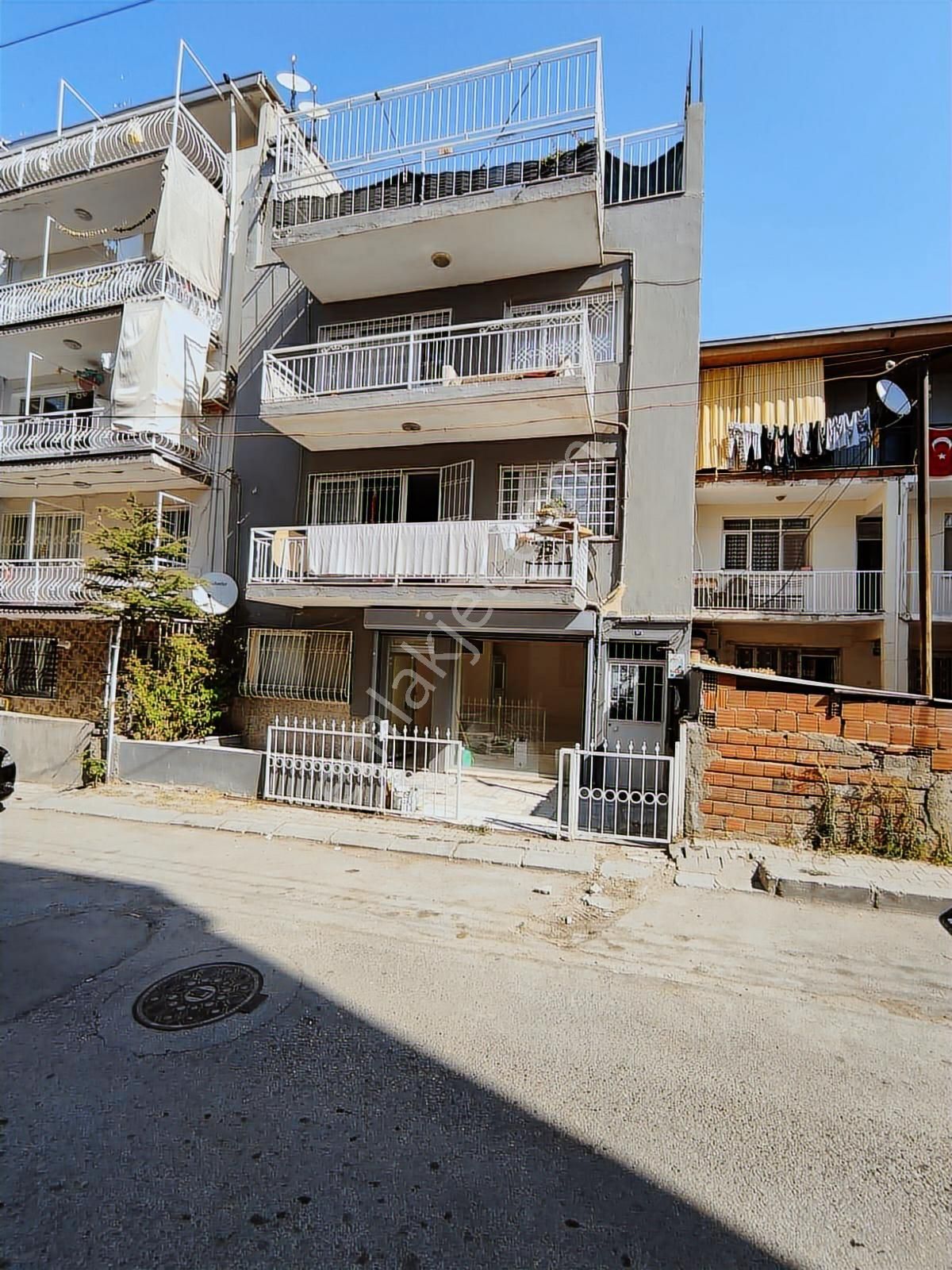 Buca Mustafa Kemal'de Tadilatlı Kiralık Dükkan - Görsel 16