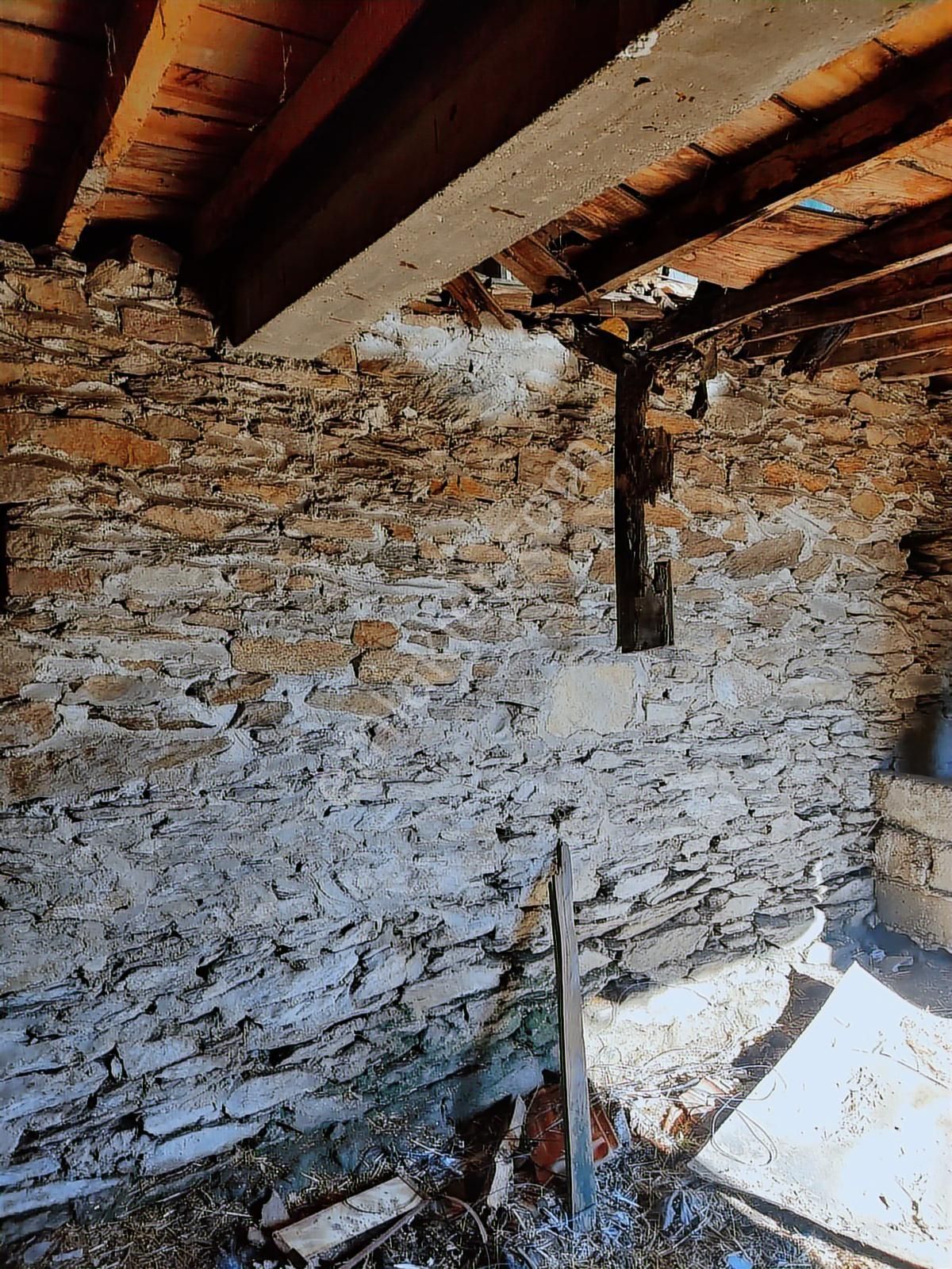 İzmir Bayındır Pınarlı Satılık Müstakil Ev Ve Arsası - Görsel 14