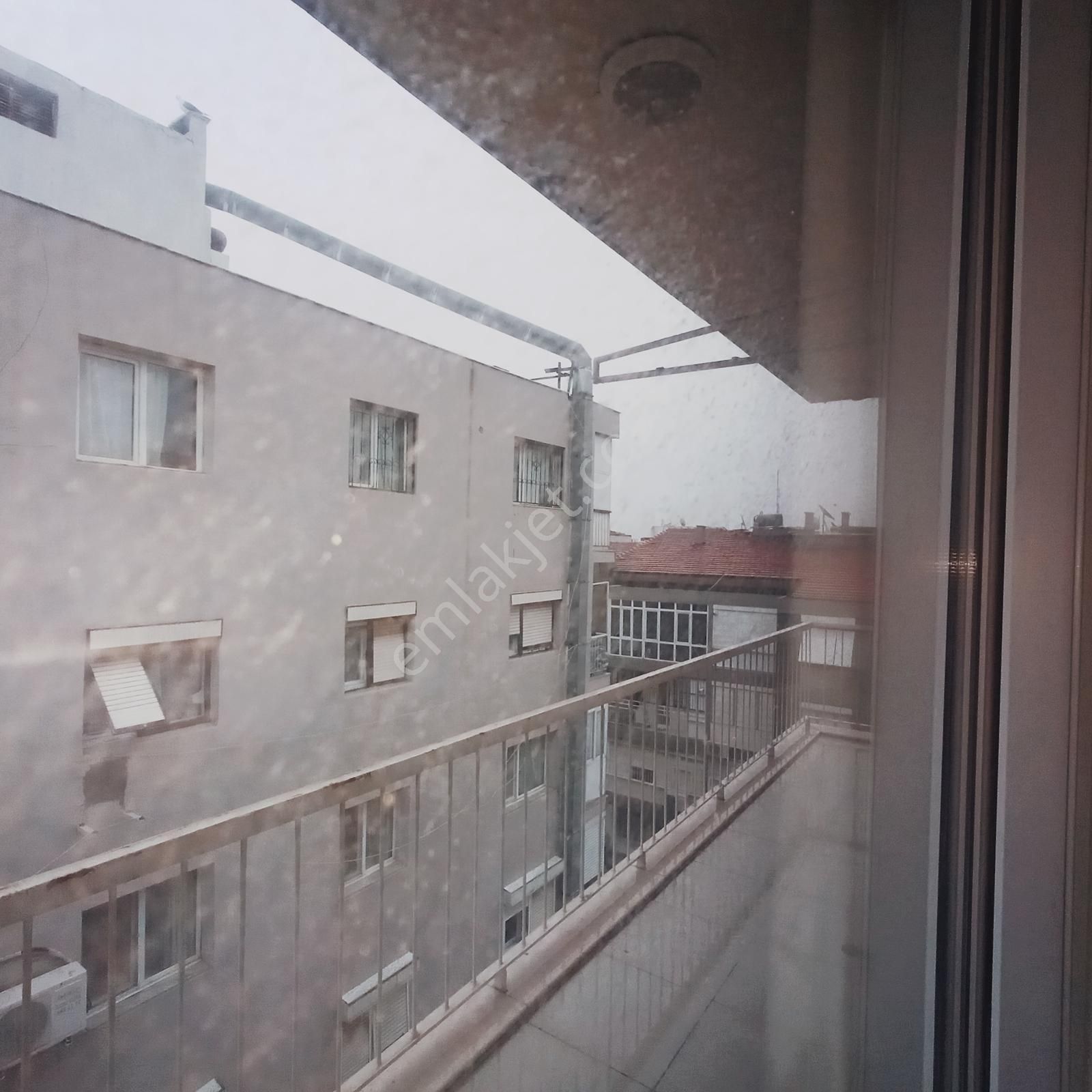 Karşıyaka İzbana 50 M Mesafede Site İçi Yapılı 3+1 160 M2 - Görsel 8