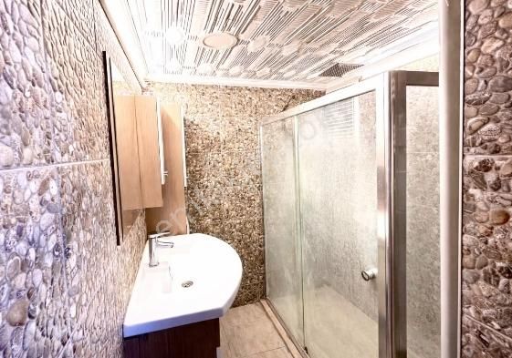 Konak 2. Karantina'da 3+1 110 M2 Arakat - Görsel 5