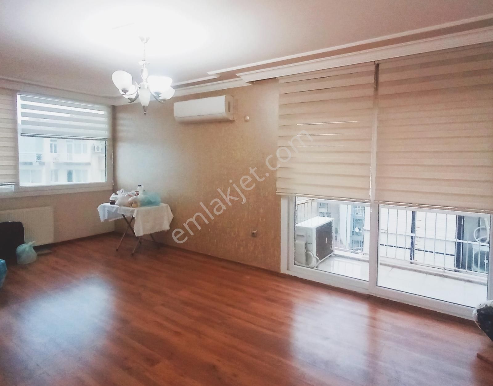 Karşıyaka Çarşı Bitiminde Site İçi Yapılı 3+1 160 M2