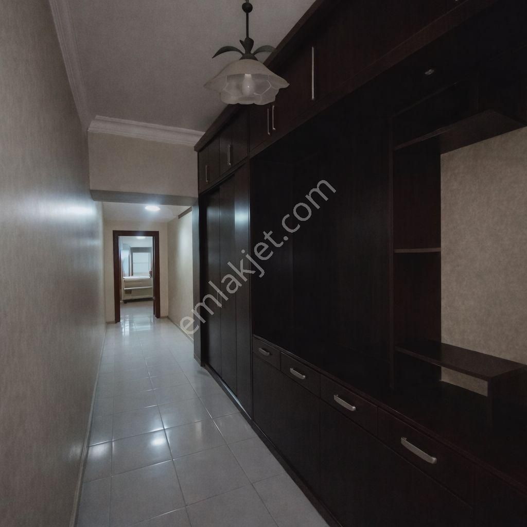 Karşıyaka Çarşı Bitiminde Site İçi Yapılı 3+1 160 M2 - Görsel 8