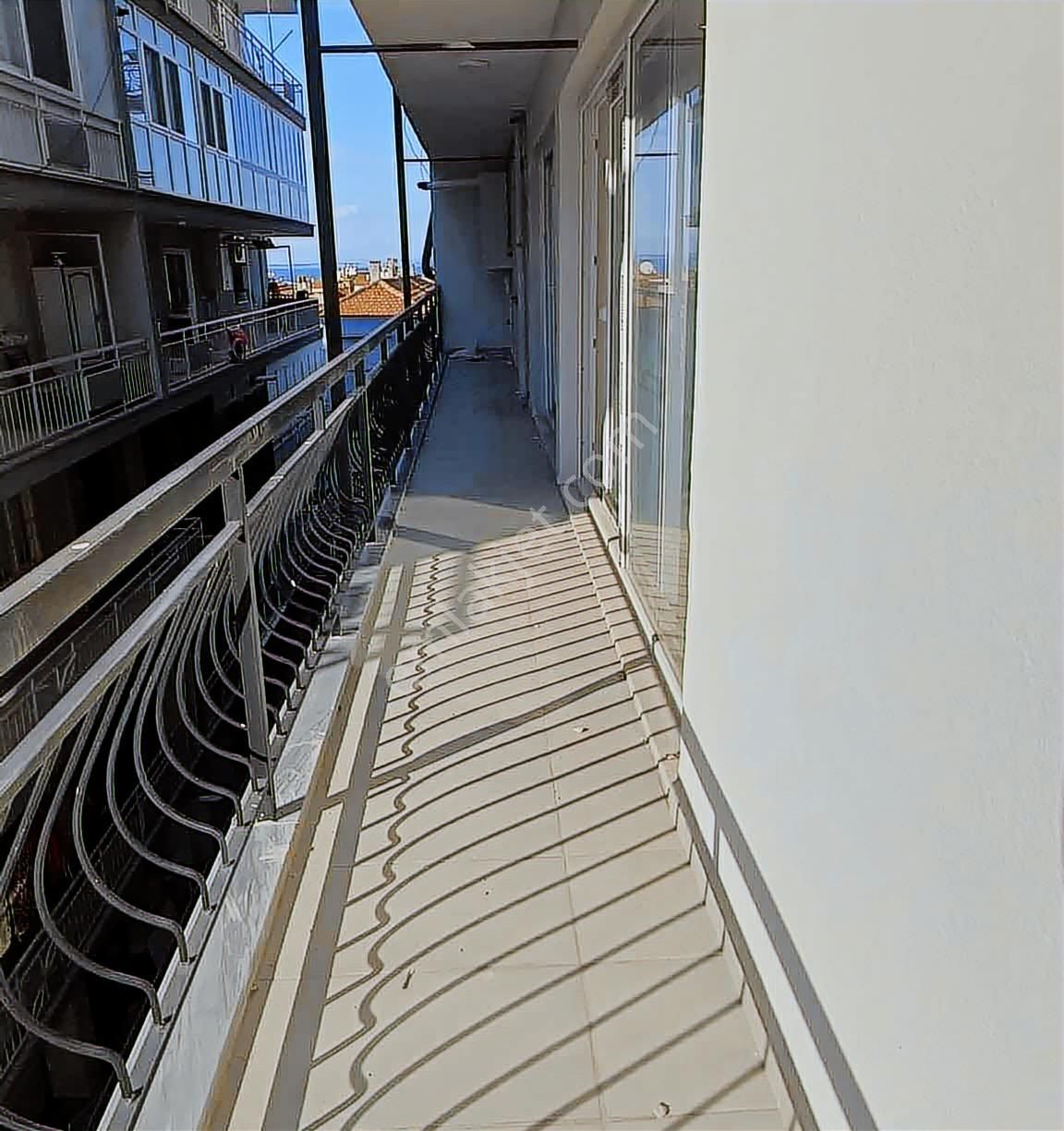 Amerikan Koleji Yanı Deniz Manzaralı 3+1 130 M² Satılık Daire - Görsel 3