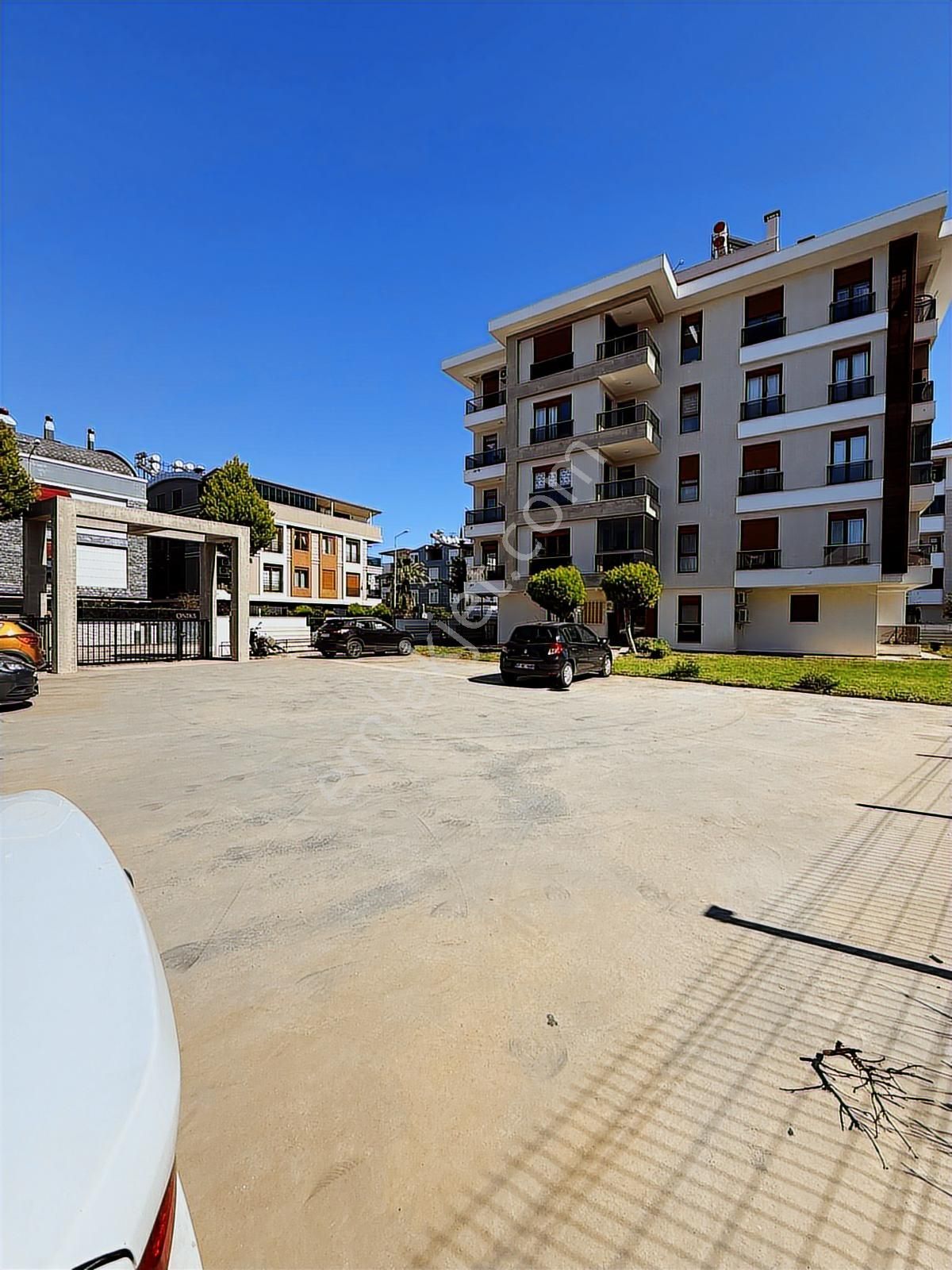 Rauf Denktaş Cad. Ayrı Mutfak 2+1 Boş Daire - Görsel 11