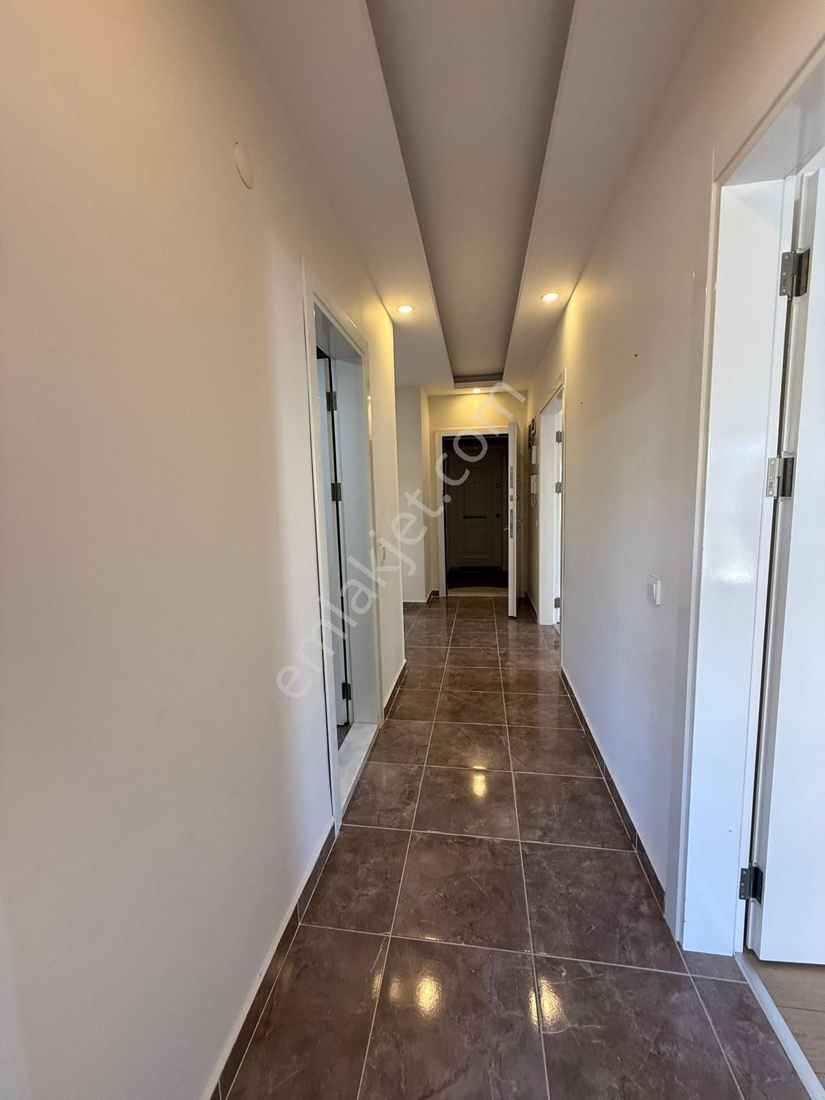 Rauf Denktaş Cad. Ayrı Mutfak 2+1 Boş Daire - Görsel 9