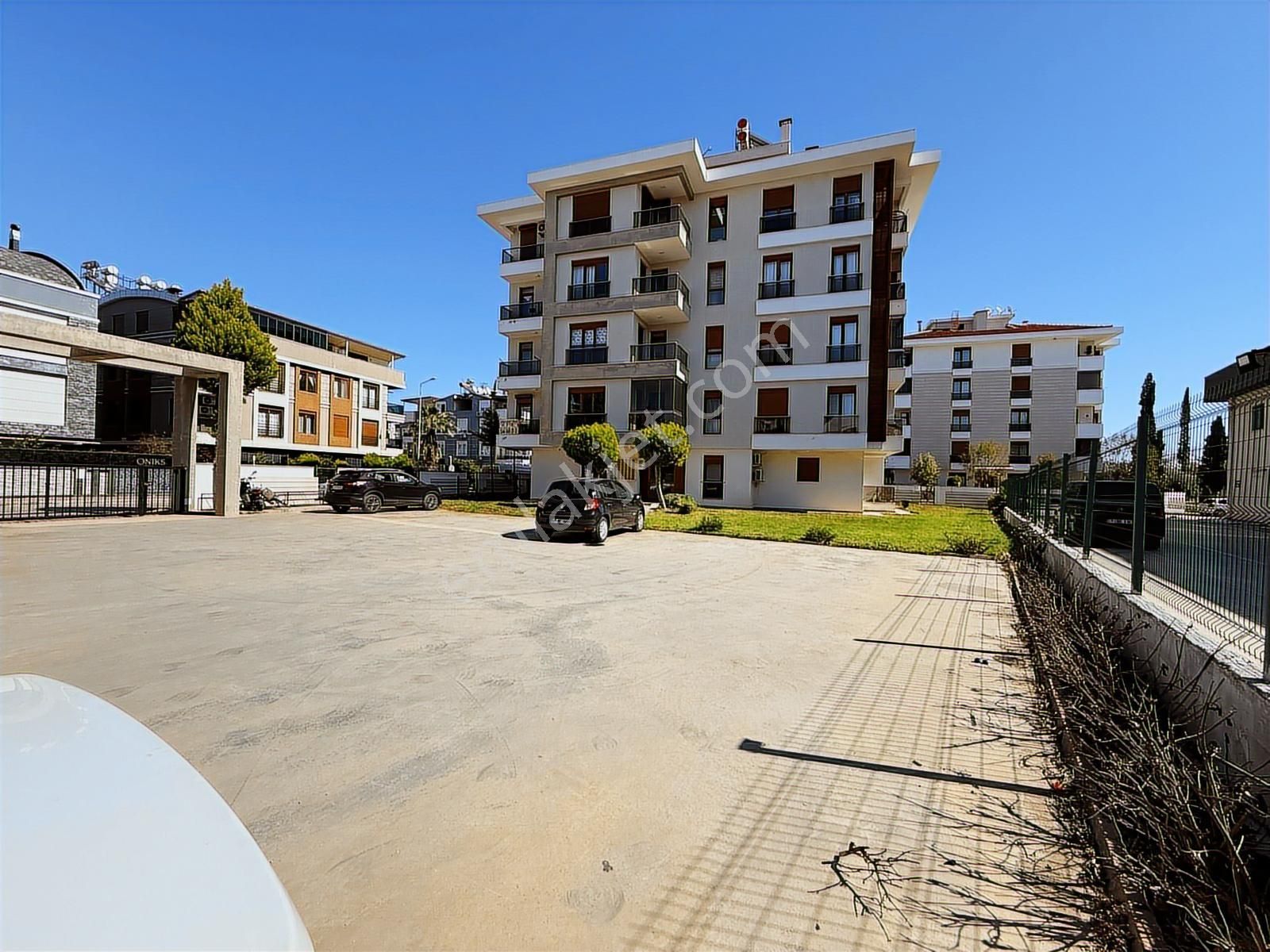 Rauf Denktaş Cad. Ayrı Mutfak 2+1 Boş Daire - Görsel 26