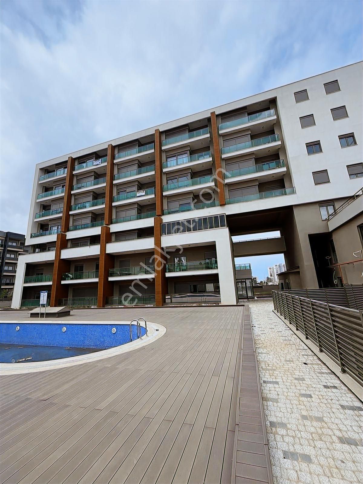 Antalya Altıntaş Gold Stone'da Sıfır 1+1 Daire