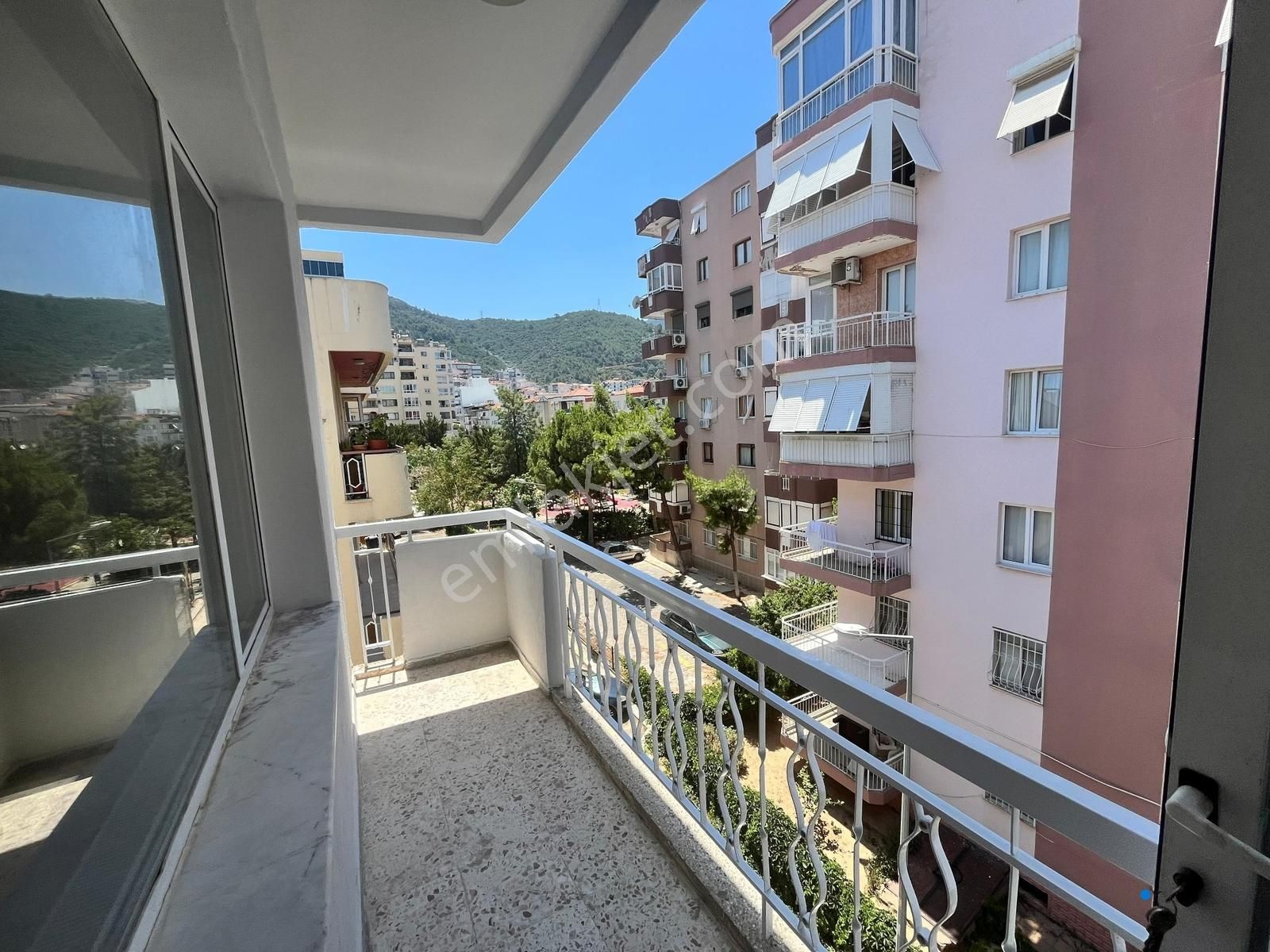 Balçova Korutürk Hastaneye Çok Yakın 135 M² Kiralık 3+1 Daire - Görsel 4