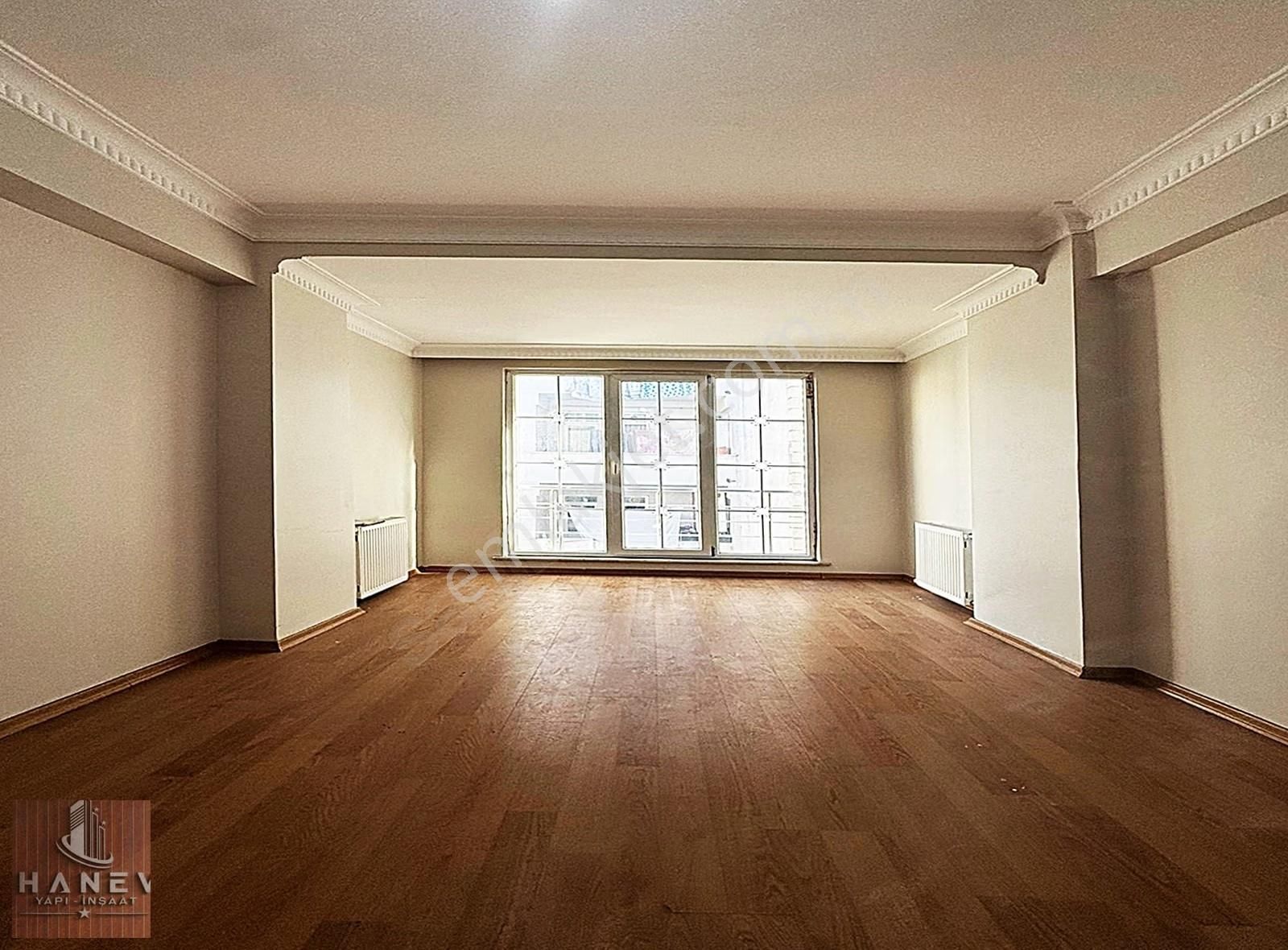 Pınar Mahallesinde Merkezi Konumda Geniş Mutfaklı 2+1 Ara Kat