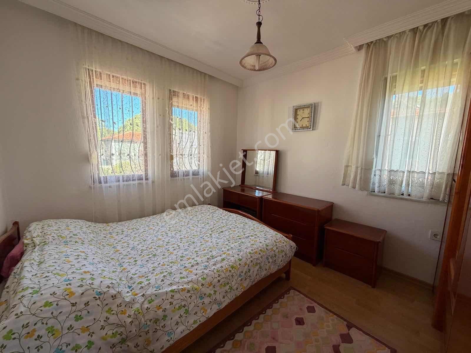 Çeşme Yalı Mahallesi'nde 354 M2 Arsa Paylı Müstakil Villa - Görsel 2