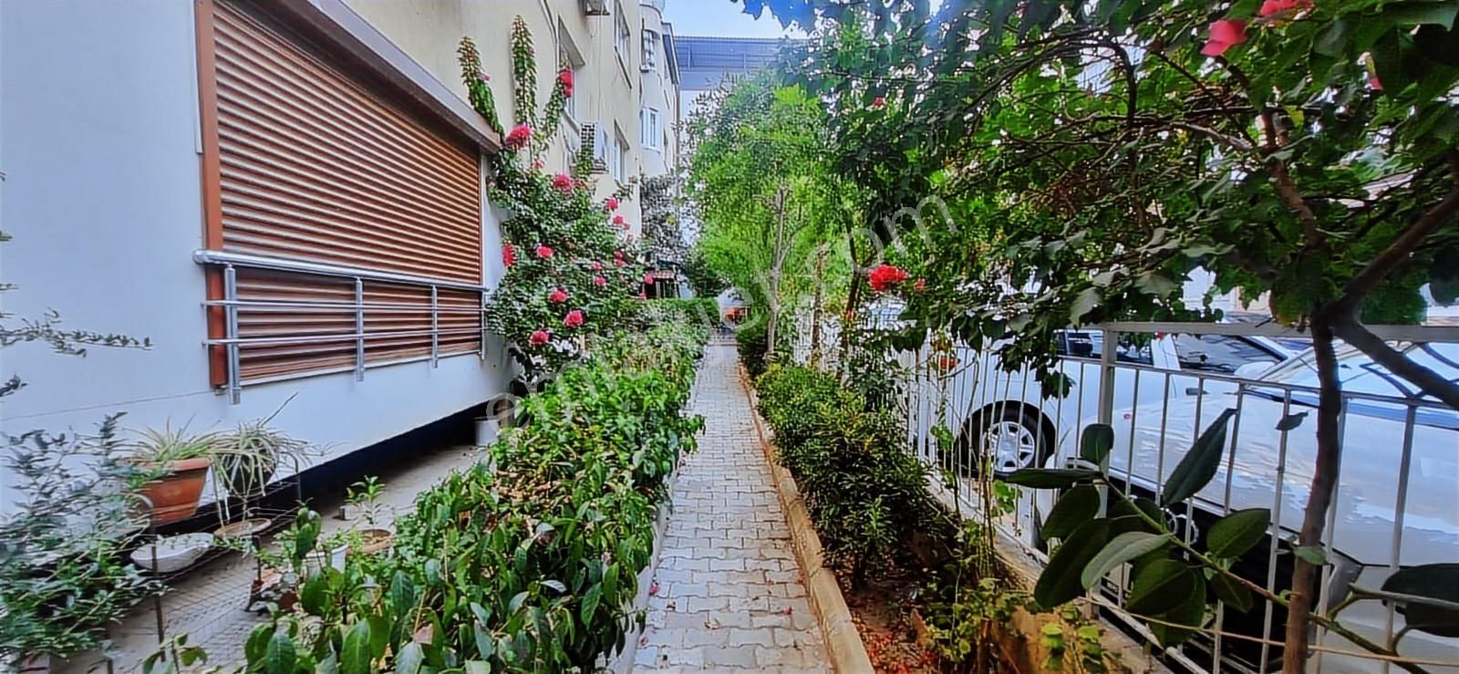 Merkezi Konumda 3+1 Bahçeli, Otoparklı, Ferah Daire - Görsel 2
