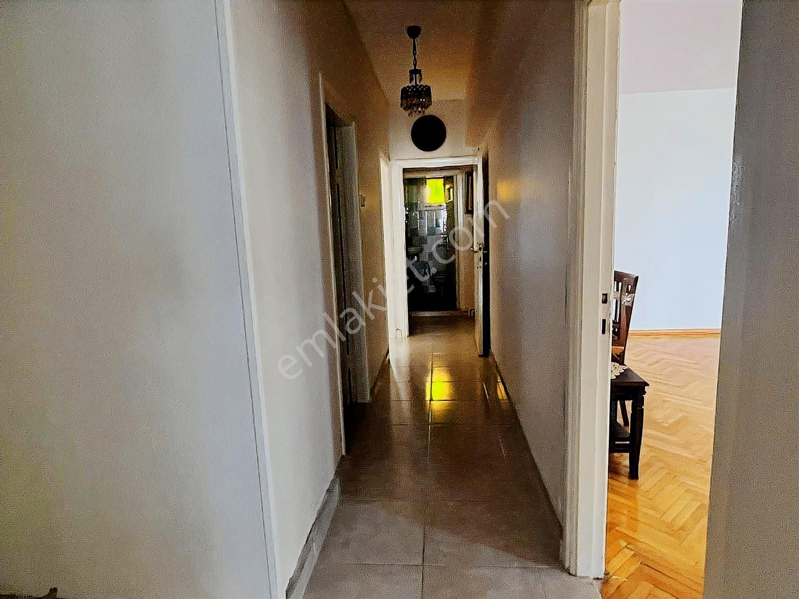 Ata Caddesinde Asansörlü Arakat Geniş Daire - Görsel 16