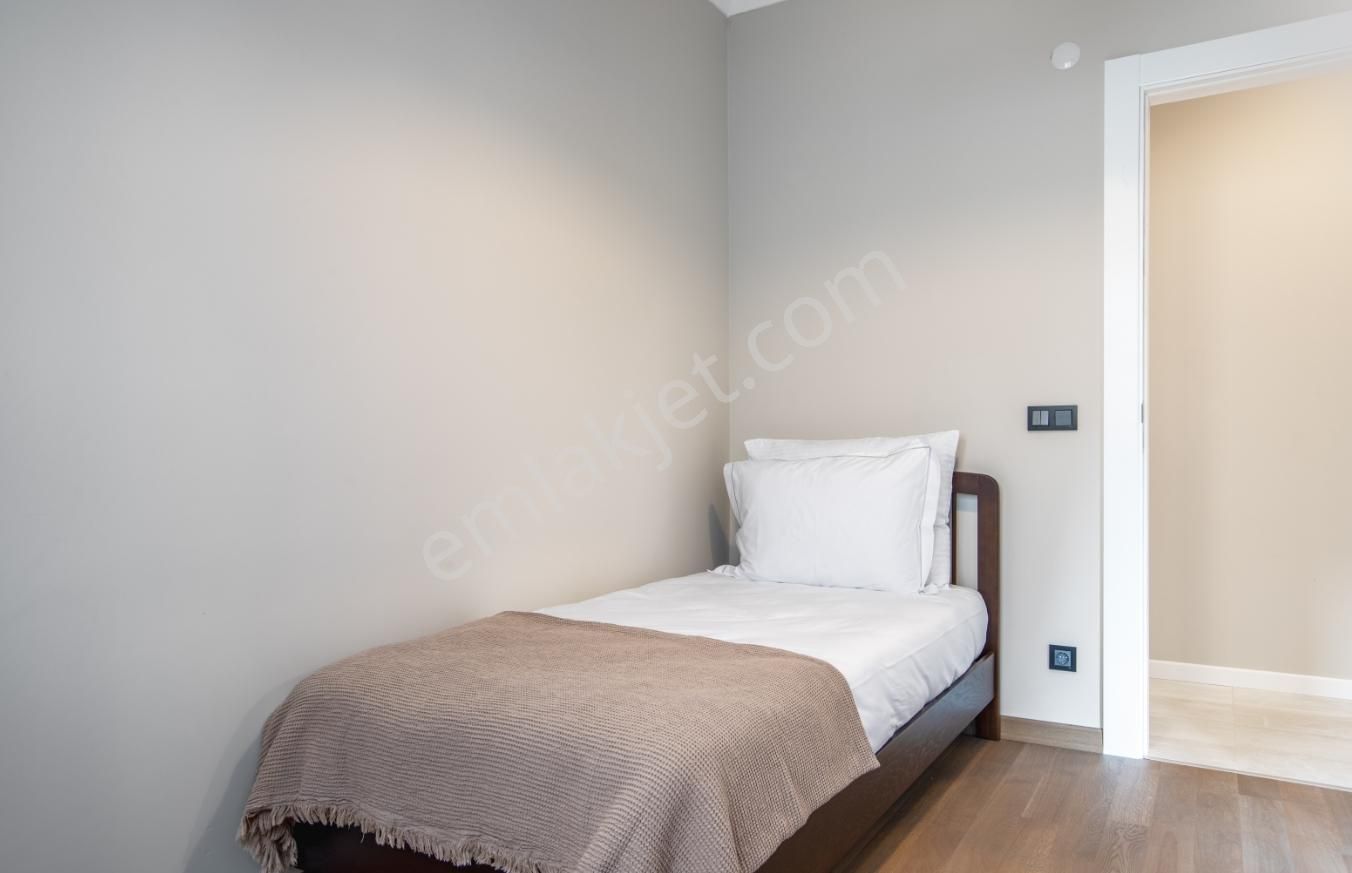 Caddebostan Şerafettin Sk'da Yeni Binada Full Eşyalı Kiralık 3+1 - Görsel 4