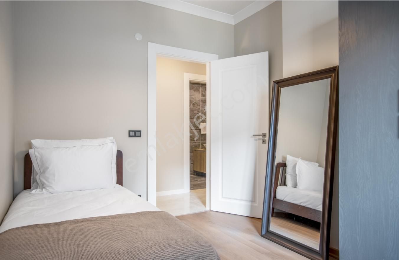 Caddebostan Şerafettin Sk'da Yeni Binada Full Eşyalı Kiralık 3+1 - Görsel 2