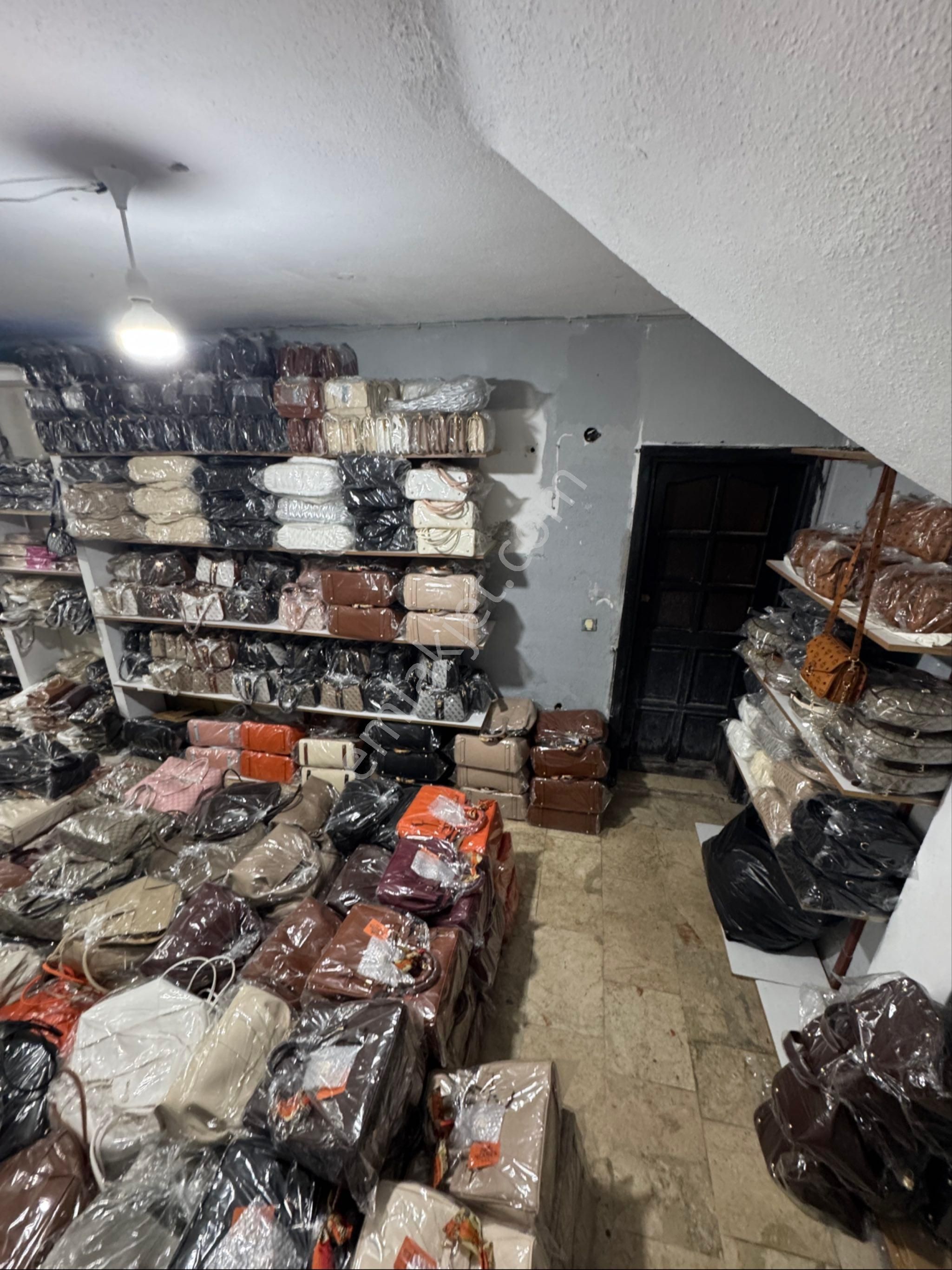 Manavgat Pazartesi Pazarında Satılık Asma Katlı Dükkan