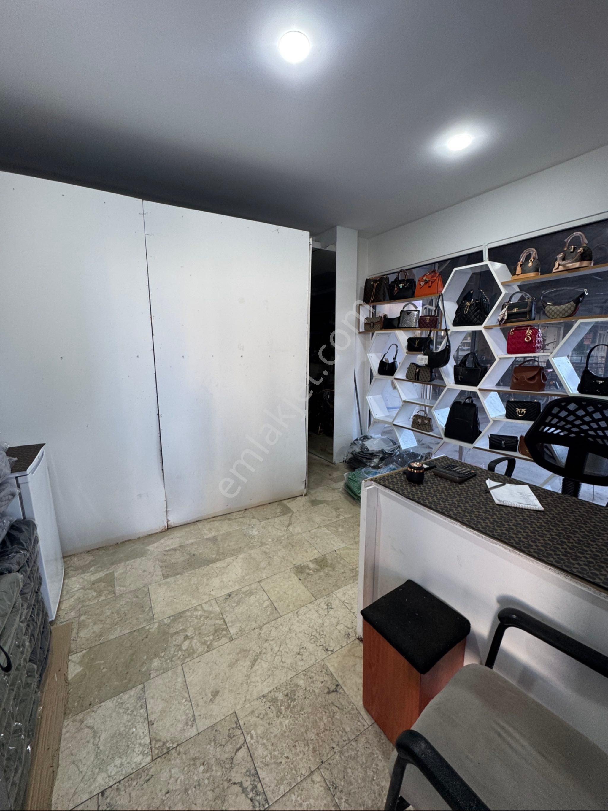 Manavgat Pazartesi Pazarında Satılık Asma Katlı Dükkan - Görsel 4