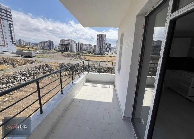 Şirintepe Mimsinde 2+1 Kombili Satlık Daire