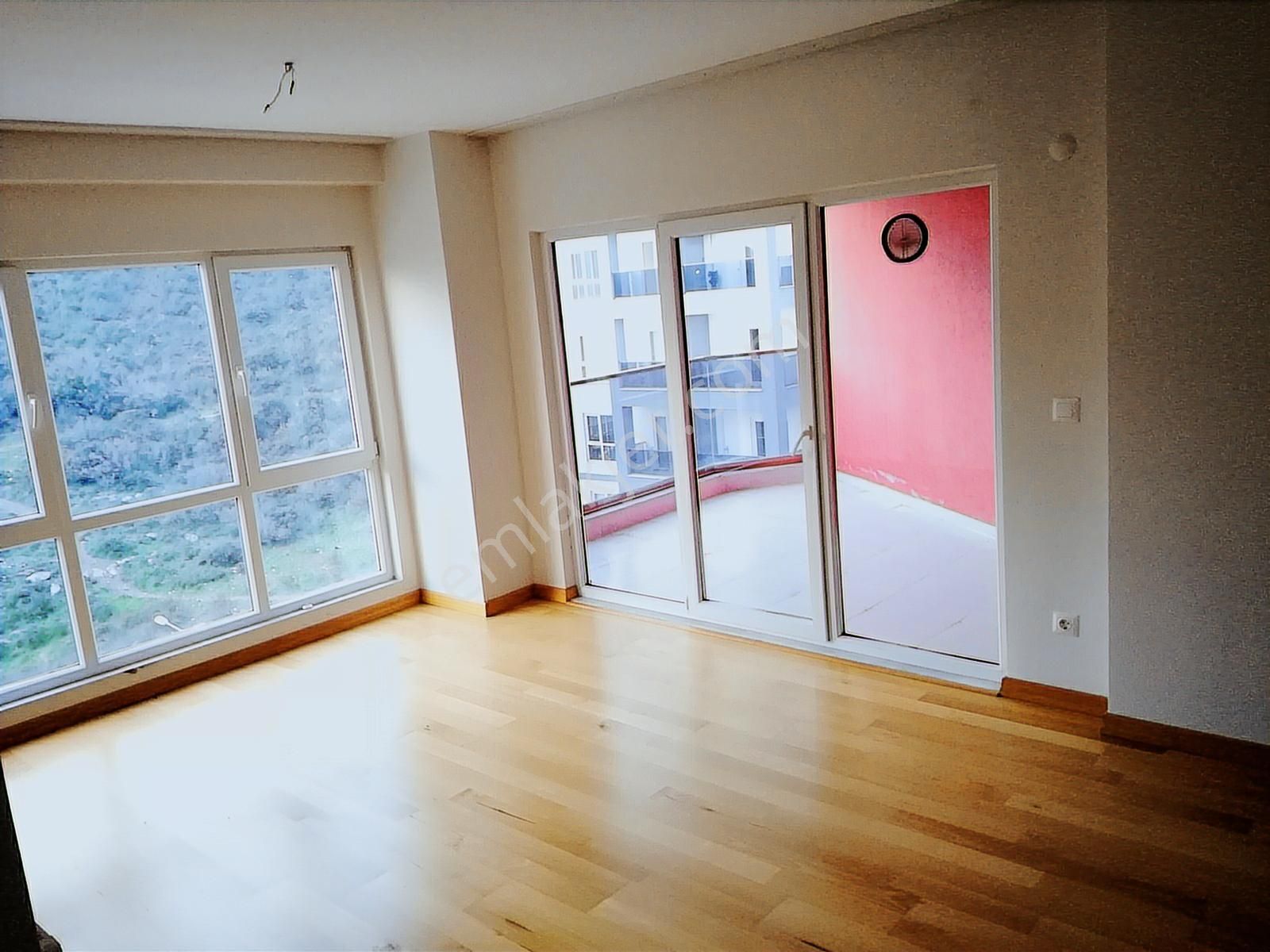 Maltepe Zümrütevlerde Full Ada Sitesi İçerisinde 2+1 80m2 Net - Görsel 27