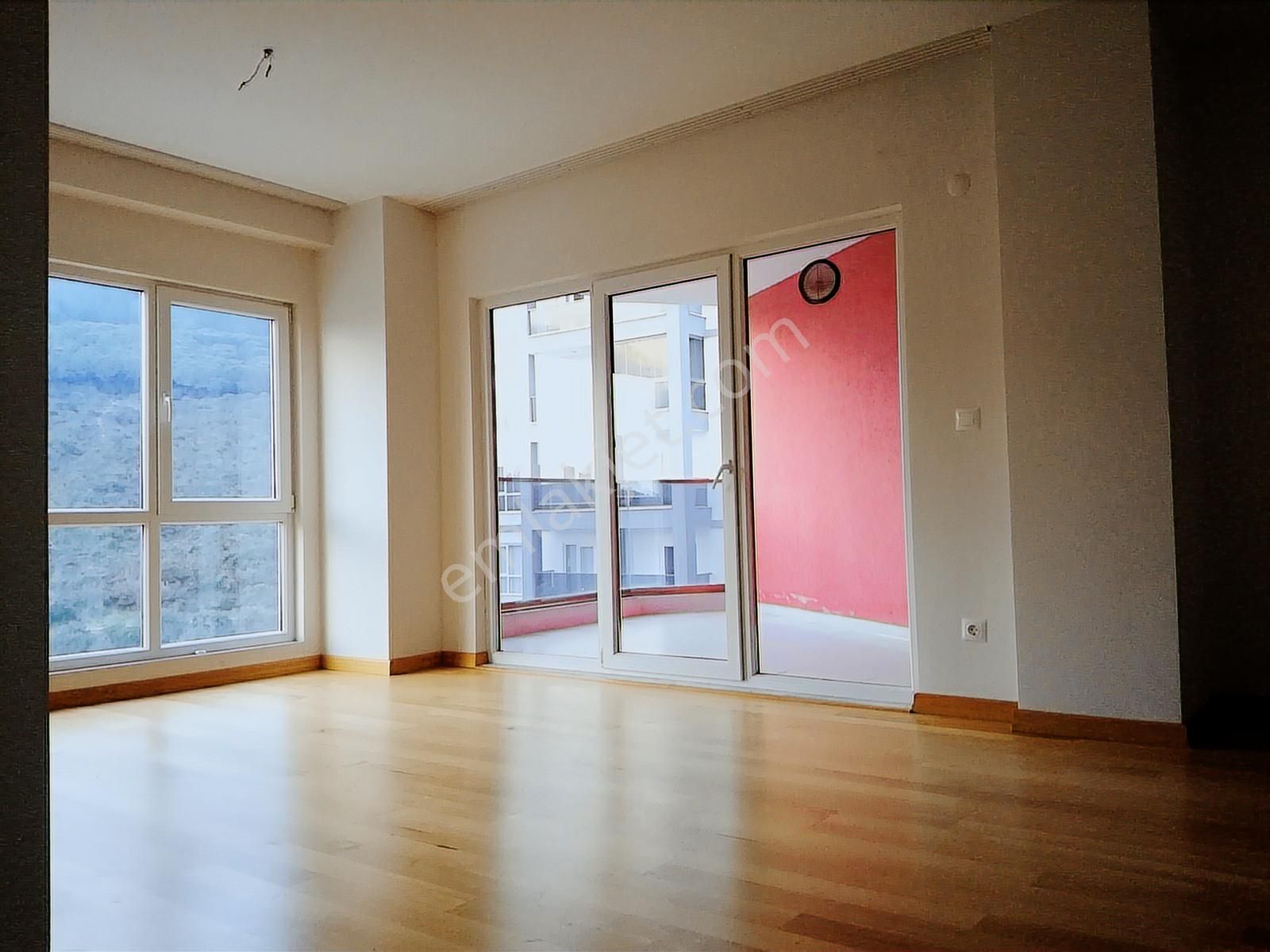 Maltepe Zümrütevlerde Full Ada Sitesi İçerisinde 2+1 80m2 Net - Görsel 31