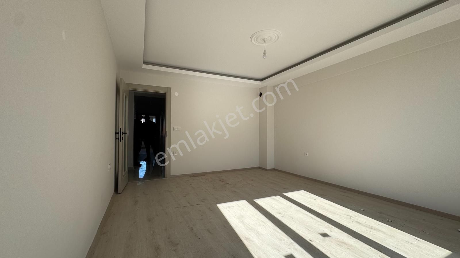 Ulubatlı Hasan Cami Yakını Sıfır 3+1 Daire - Görsel 18