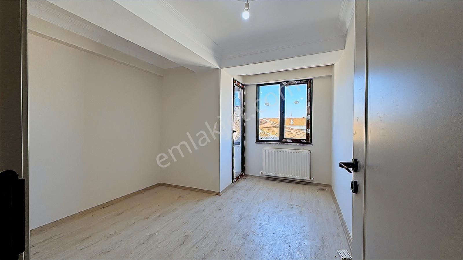 Ulubatlı Hasan Cami Yakını Sıfır 3+1 Daire - Görsel 7