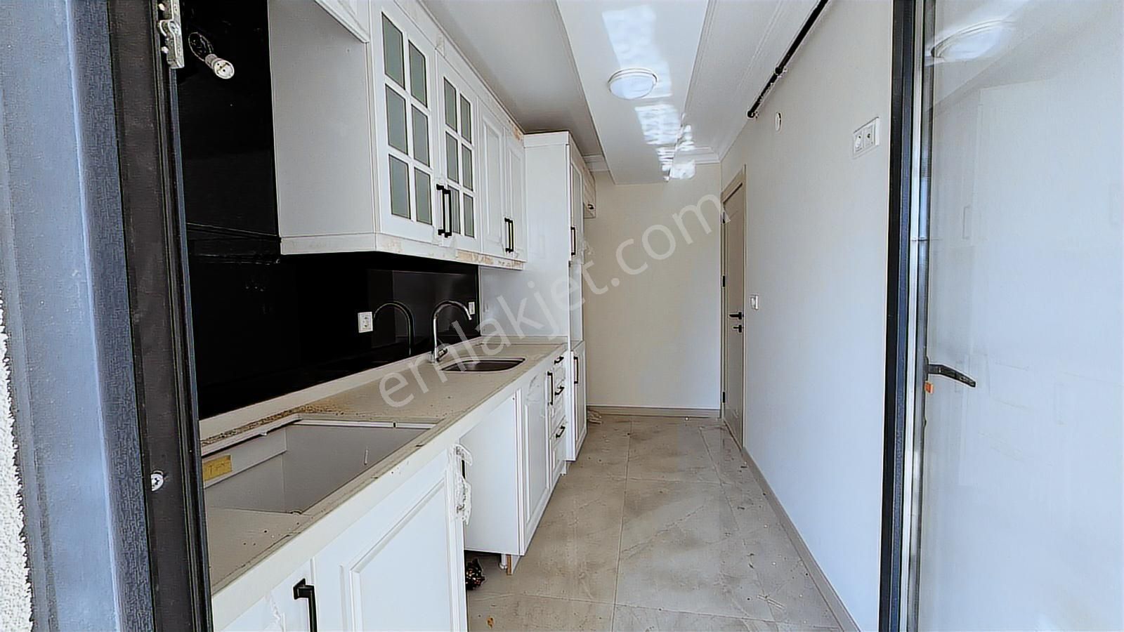 Ulubatlı Hasan Cami Yakını Sıfır 3+1 Daire