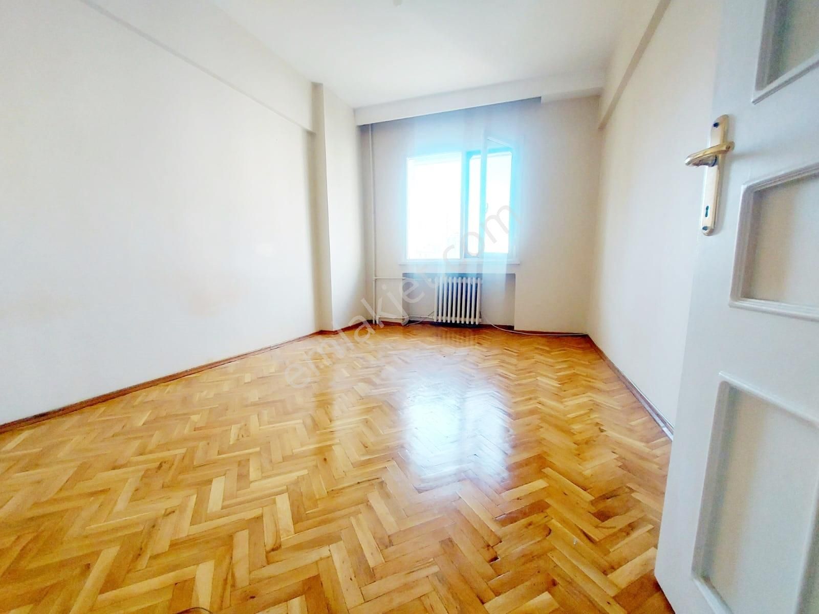 Erenköy'de 3+1 Net 125m2 Arsa Payı 65m2 Yatırımlık Fırsat Daire - Görsel 3