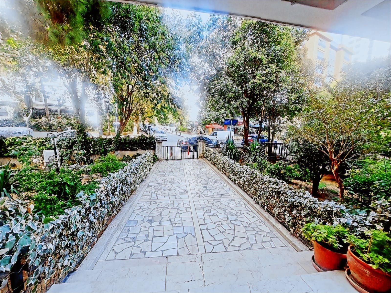 Erenköy'de 3+1 Net 125m2 Arsa Payı 65m2 Yatırımlık Fırsat Daire - Görsel 35