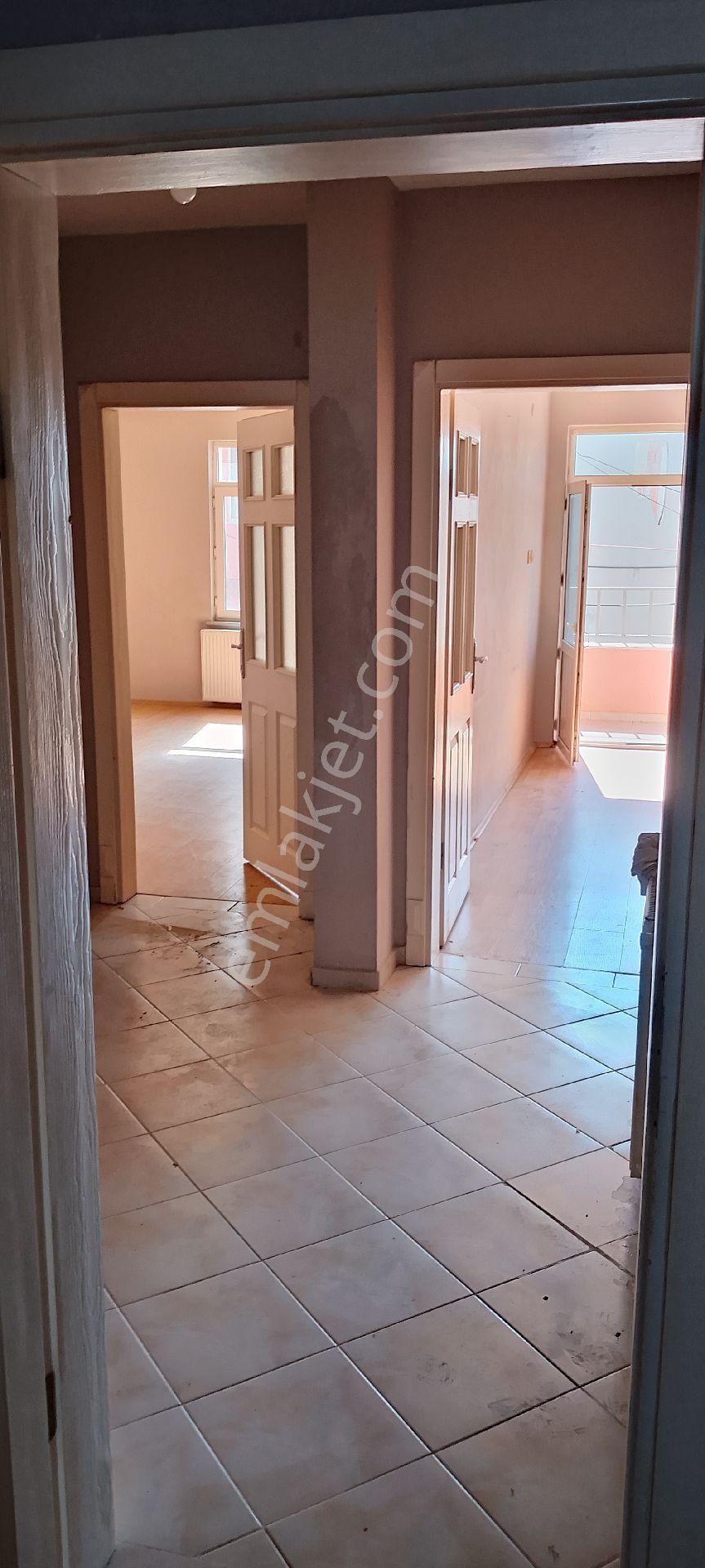 Geniş Ferah Ve Kullanışlı Kiralık Daire - Görsel 12