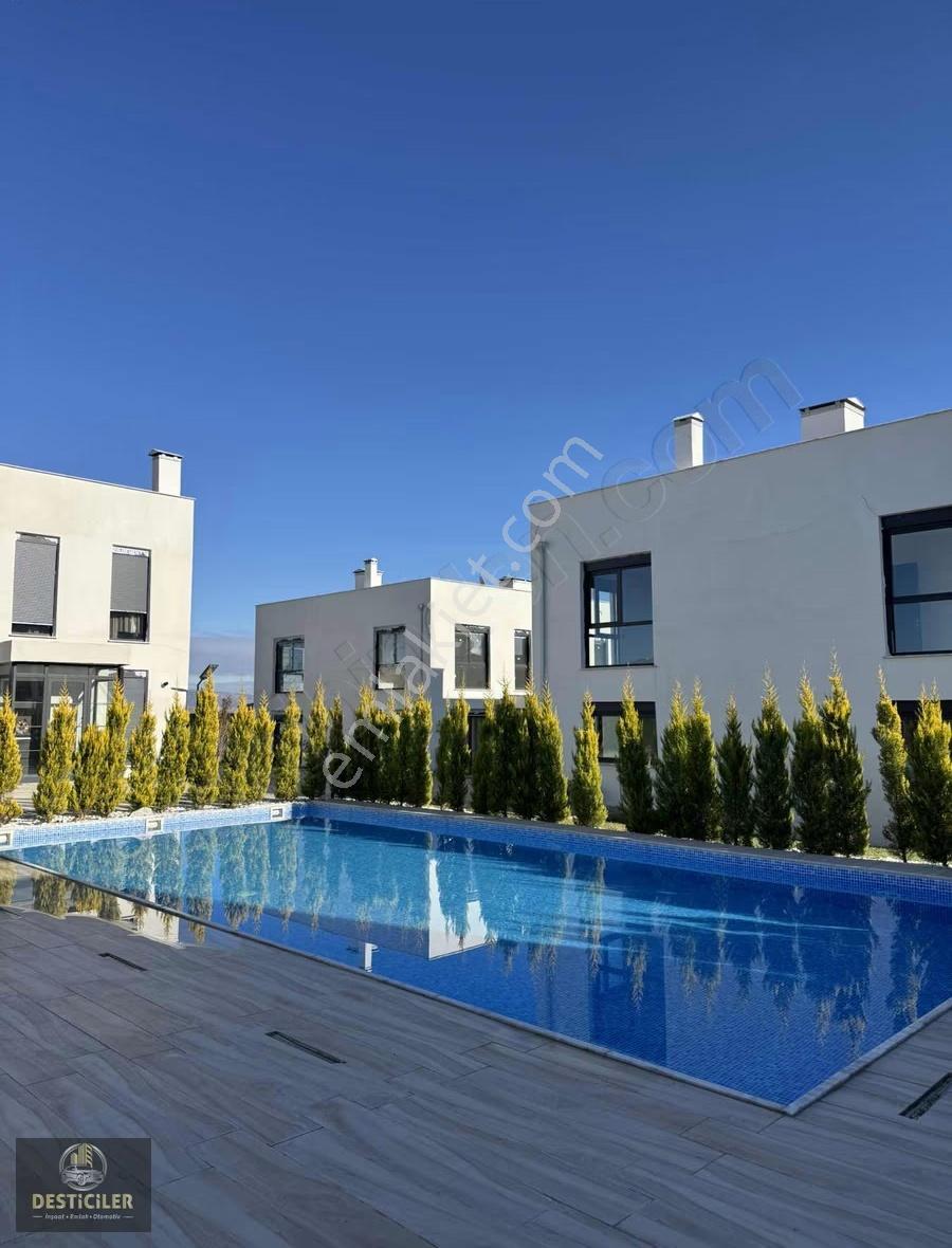 Ck-9 | Aşağısöğütönü'nde | Havuzlu | Güvenlikli | 4+1 Lüks Villa