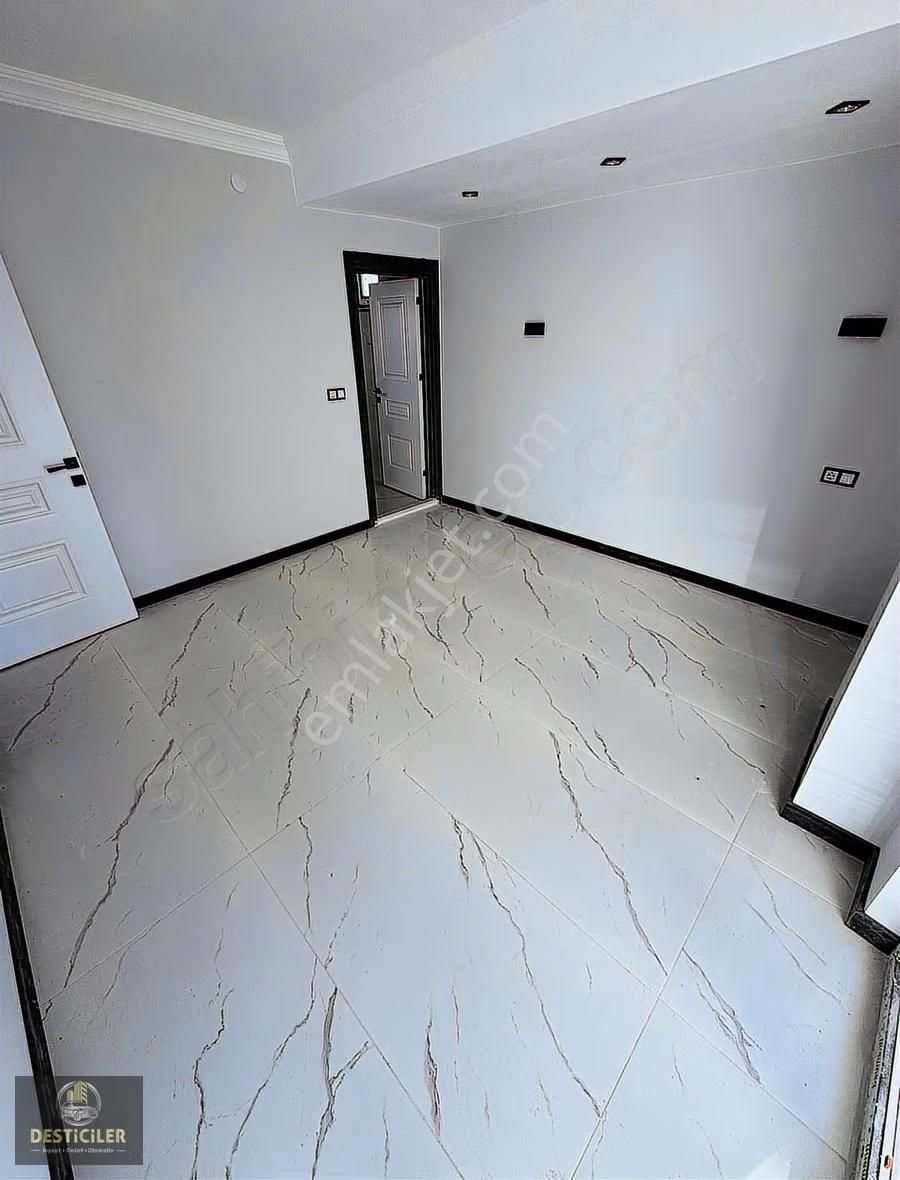 Lt-desticiler Albayrak Bulvarı Yakını Özel Garajlı 2+1 Daire - Görsel 5