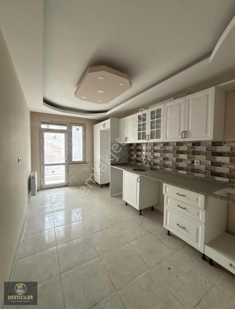 Om-desticiler Albayrak Bulvarı Yakını Satılık 3+1 Daire