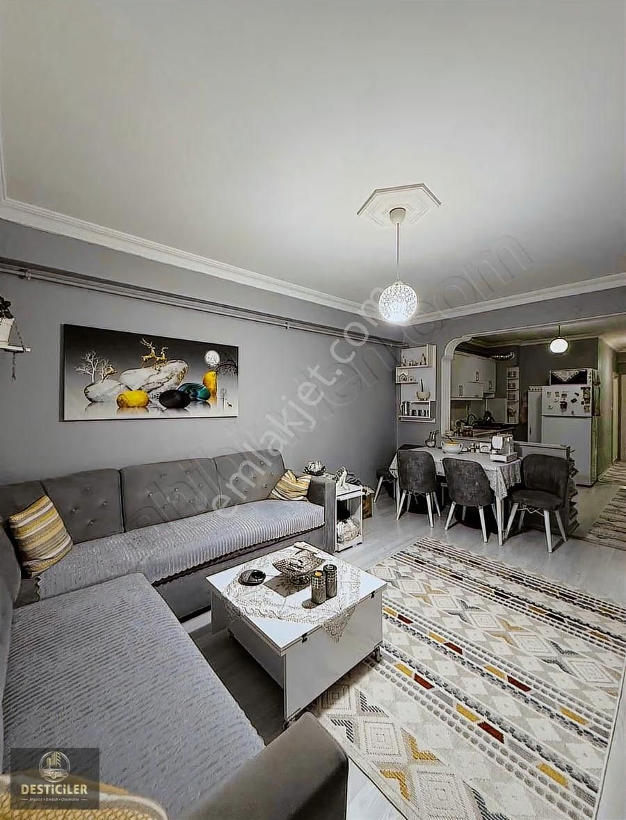 As-desticiler'den Gaffar Okan Cad.yanı Geniş Eşyalı 1+1 Daire
