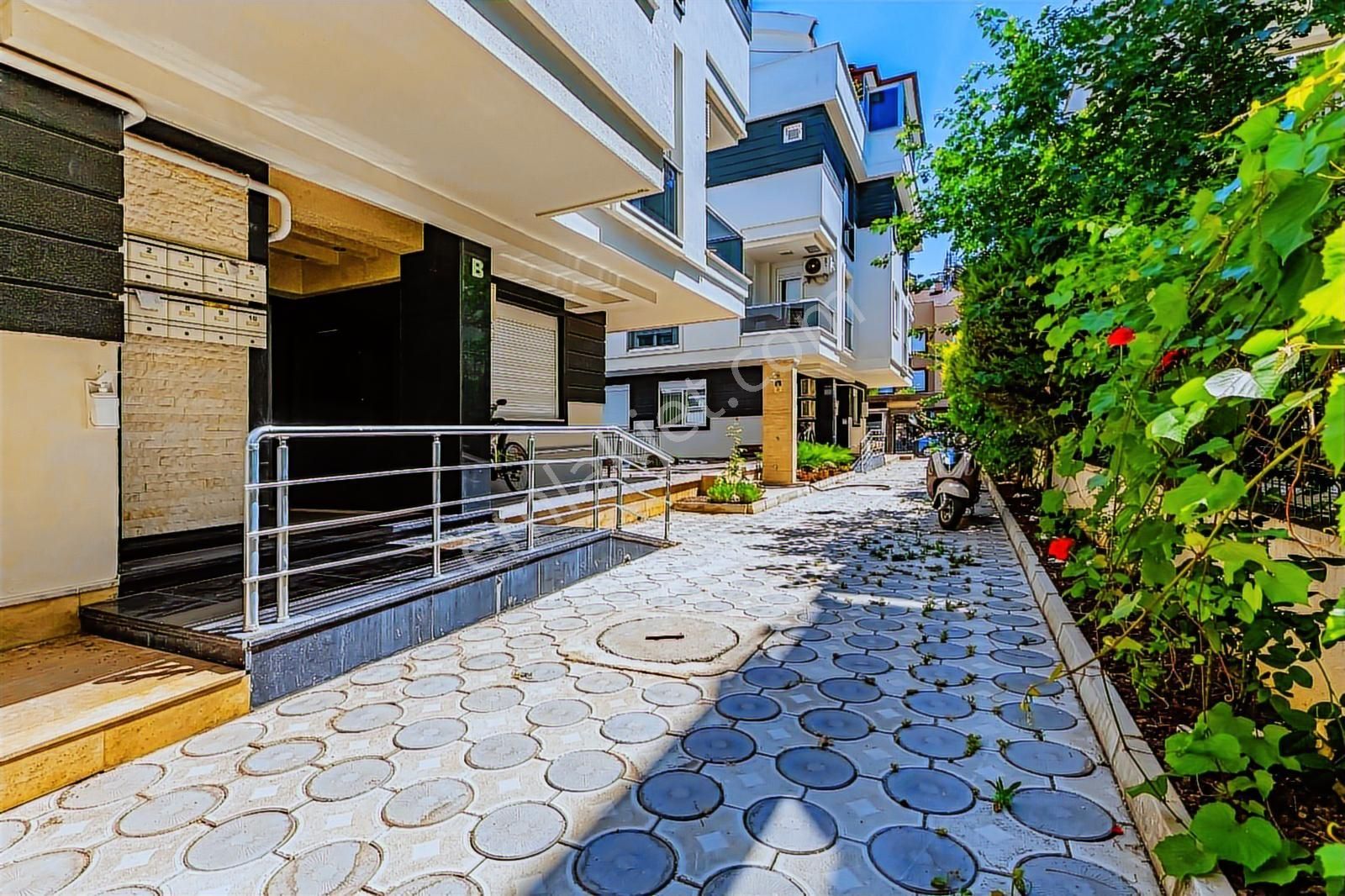 Silara Konutlarında Havuzlu Teraslı Masrafsız 5+1 Çatı Dubleksi - Görsel 9