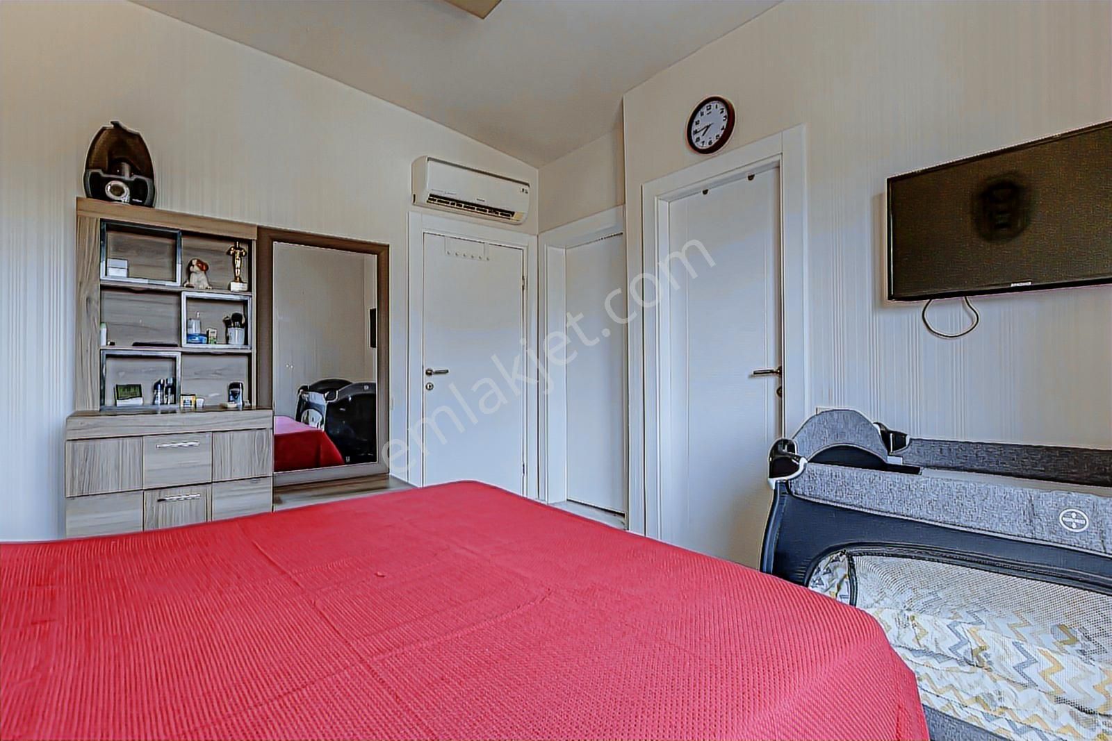 Silara Konutlarında Havuzlu Teraslı Masrafsız 5+1 Çatı Dubleksi - Görsel 14