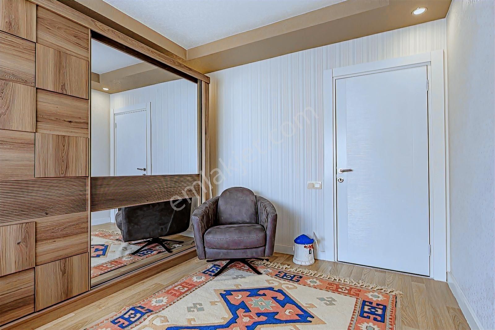 Silara Konutlarında Havuzlu Teraslı Masrafsız 5+1 Çatı Dubleksi - Görsel 10