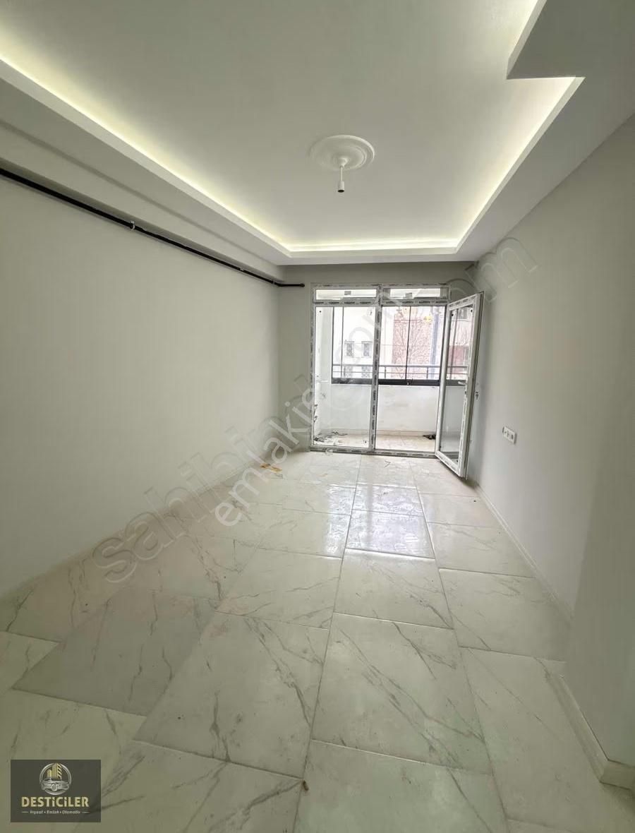 Om-desticiler Emek Mah. Ziya Gökalp Cad. Yakını Satılık 1+1